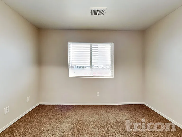 8818 Sunset Breeze Dr — Photo 4
