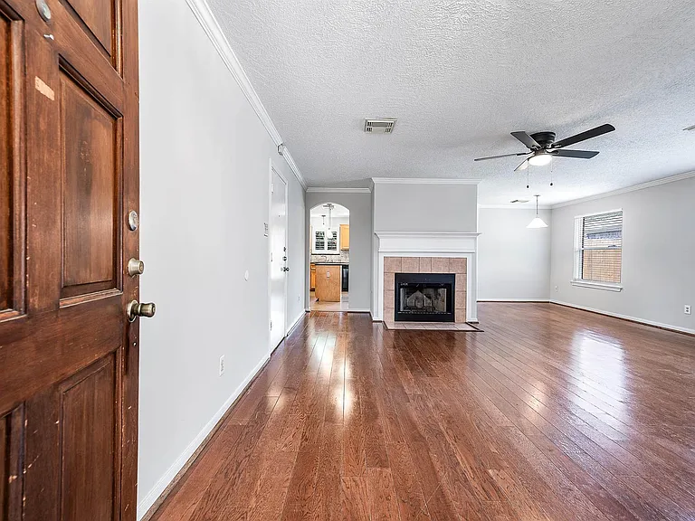 5922 James Pl — Photo 4