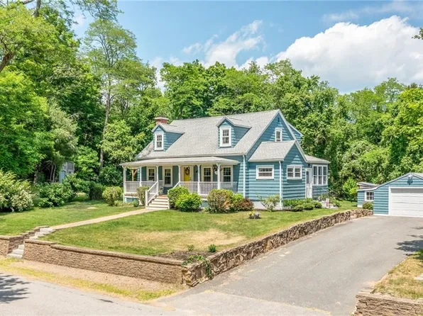 335 Eagle Peak Rd, Pascoag, RI 02859