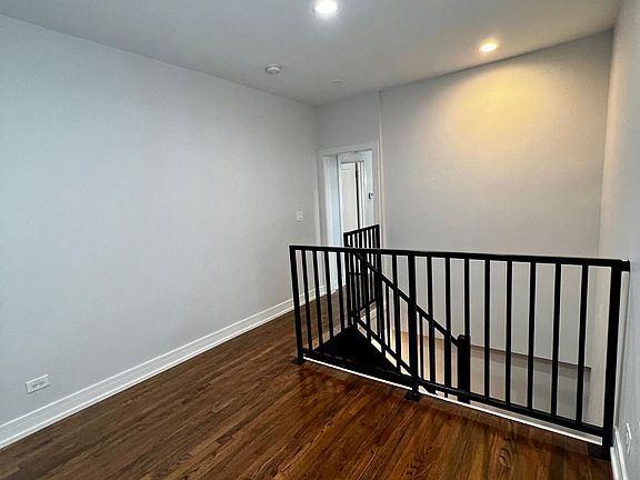 3rd image of 3049 N Spaulding Ave #1