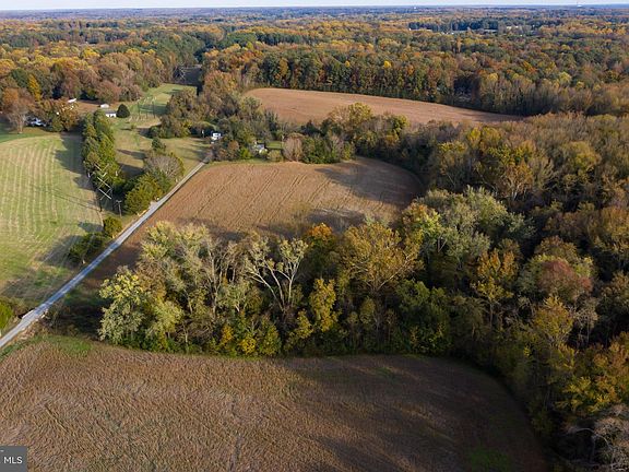 4th image of 54 Locust Grove Farm Ln