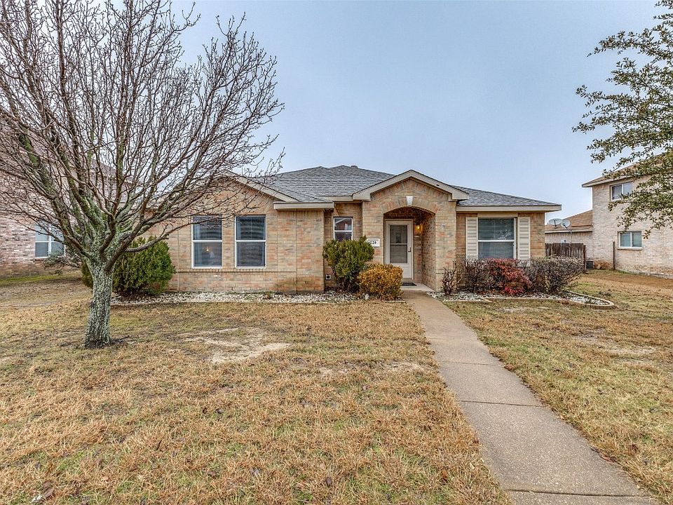 1st image of 220 Copeland Dr