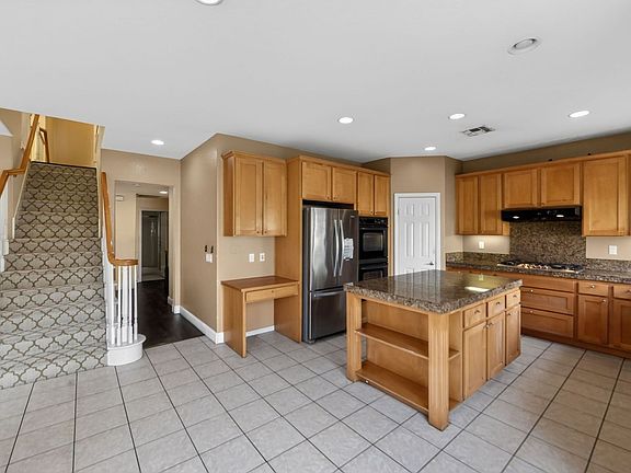 4th image of 11677 Swan Lake Dr