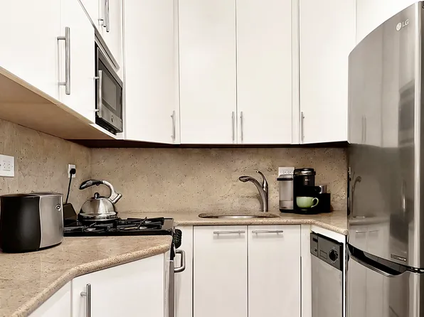 153 East 57th Street image 4 of 8