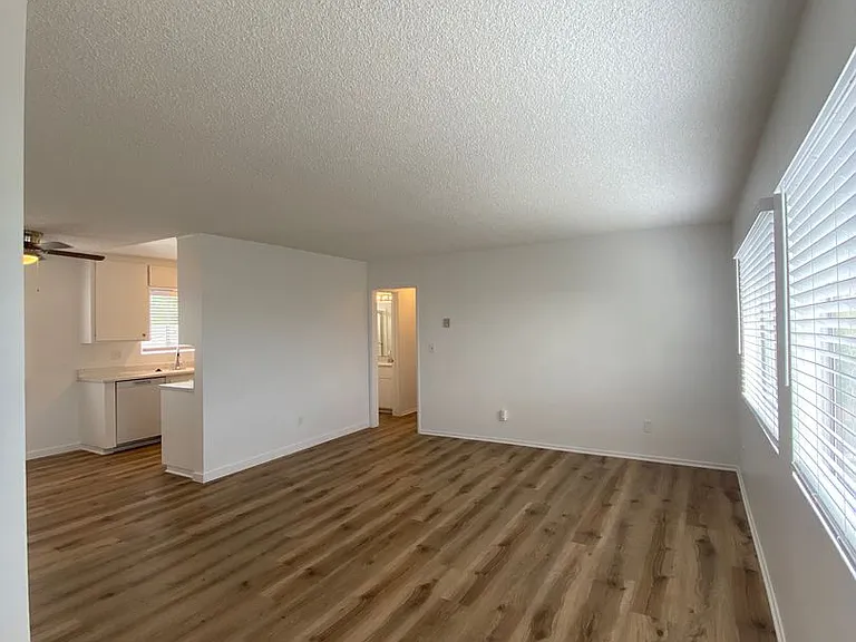 761 Coronado Ave — Photo 2
