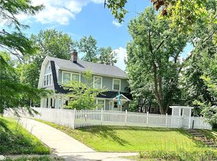 5906 Oak St, Kansas City, MO 64113