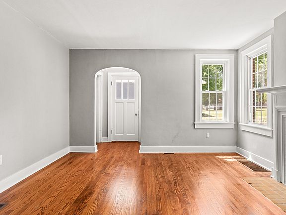 4th image of 308 4th Ave
