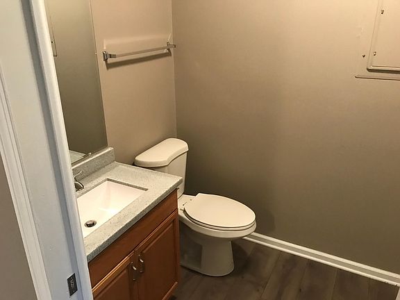 5th image of 420 E Homestead St