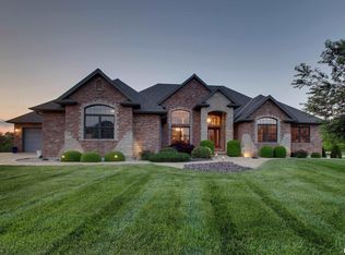 4403 Harrington Dr, Quincy, IL 62305