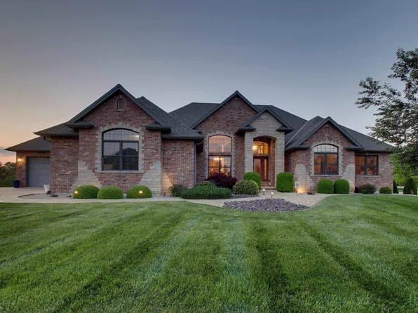 4403 Harrington Dr, Quincy, IL 62305