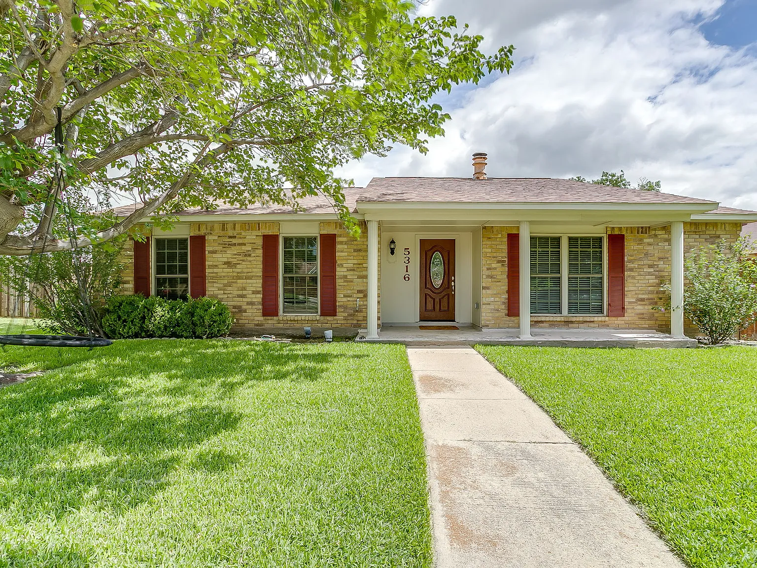 4 bed, 1711 sqft, $2,200 — Photo 2