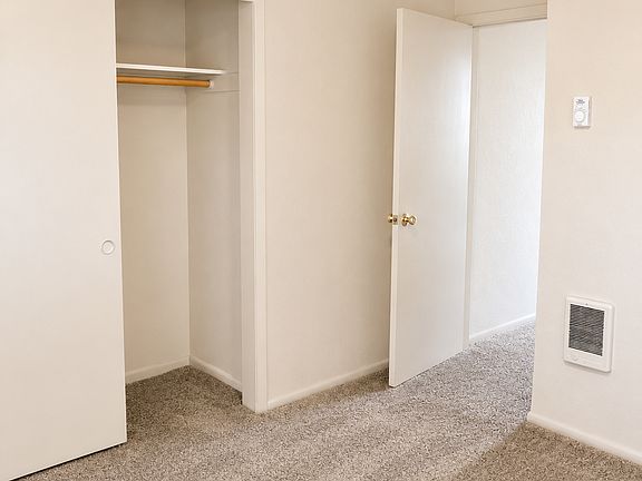 4th image of 91100 N Coleman St APT 1