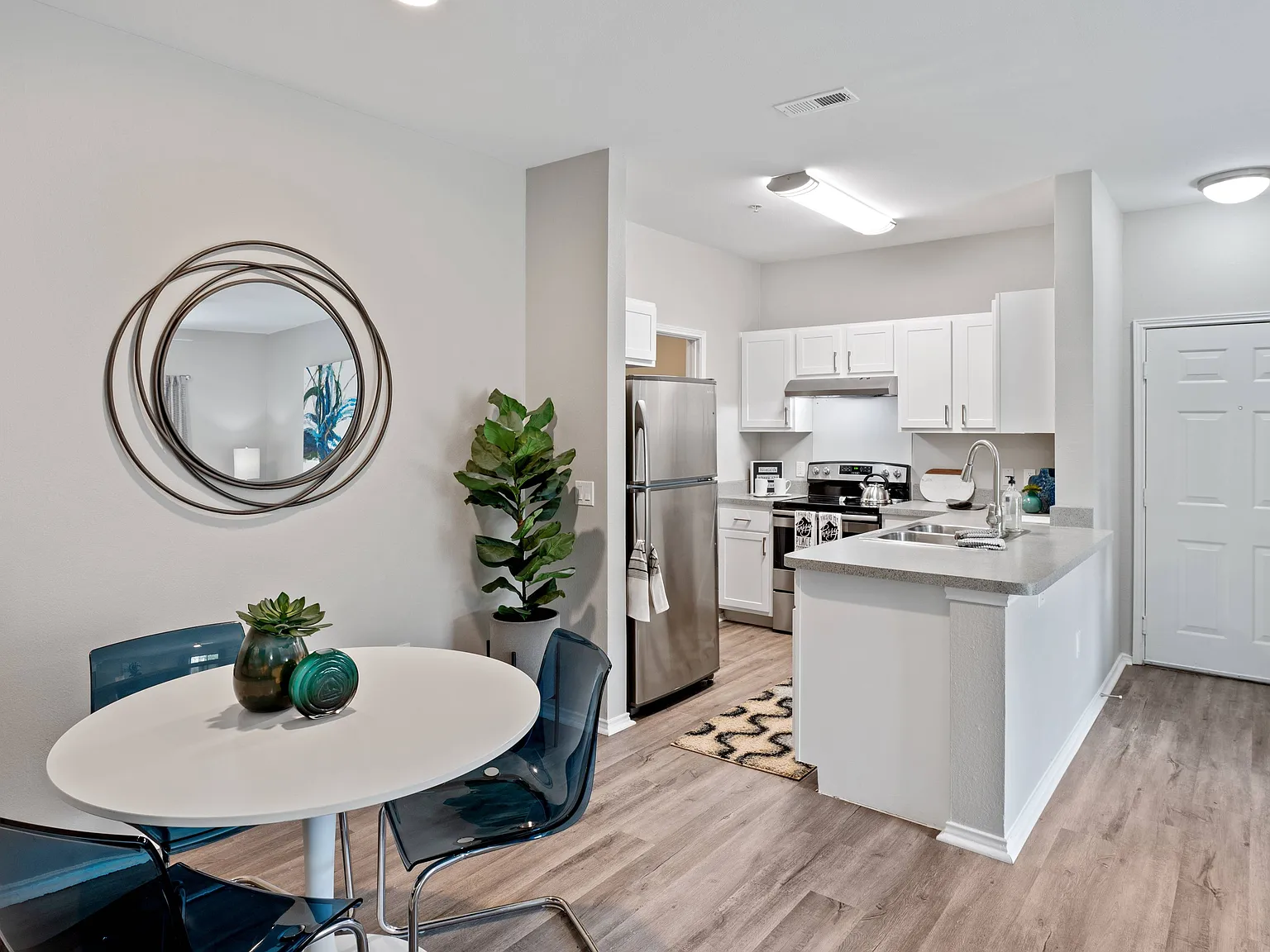 Avalon Oaks Apartments — Photo 3