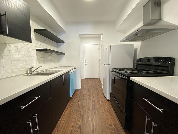 3rd image of 8206 Sam Rayburn Dr #B