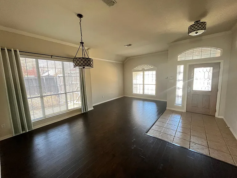 6021 Blue Spruce Ln — Photo 5