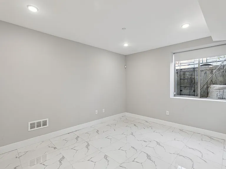 1845 E Huntingdon St — Photo 18