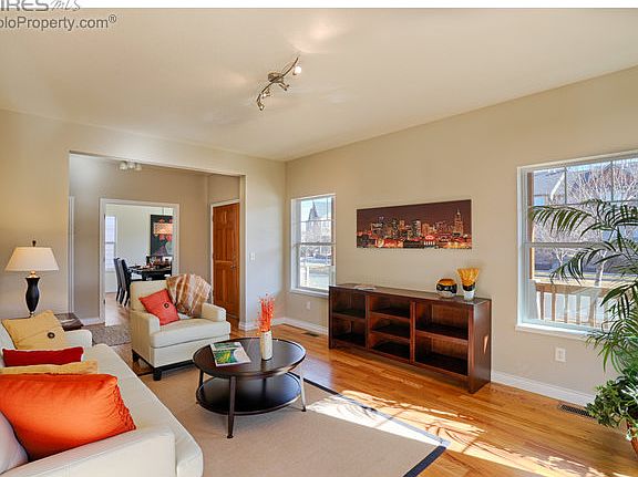 Livingrm with Fireplace