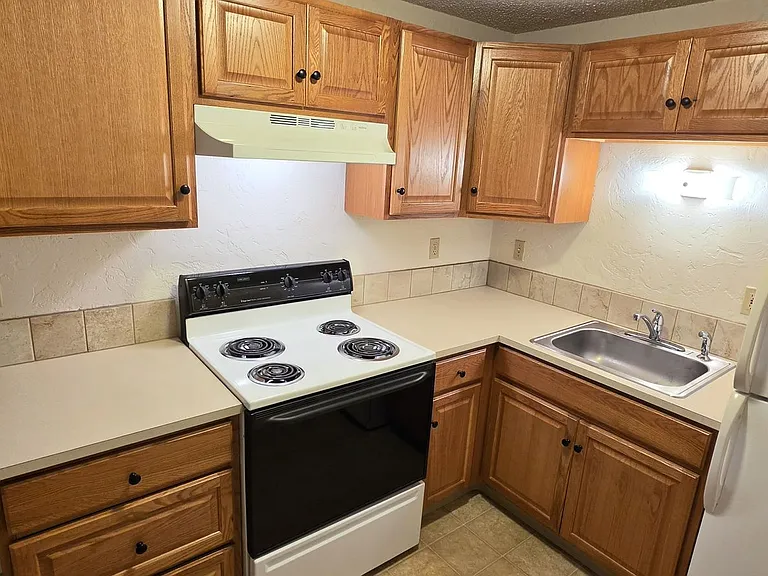 775 SW Washington Ave — Photo 48
