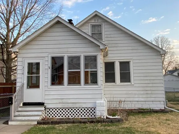 316 16th Ave, Moline, IL 61265