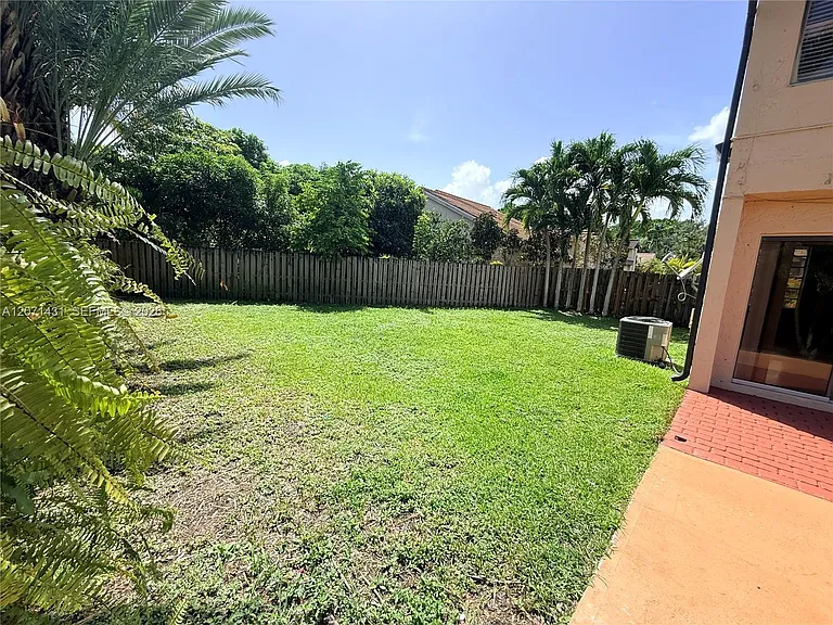 9645 SW 148th Pl #9645 — Photo 10