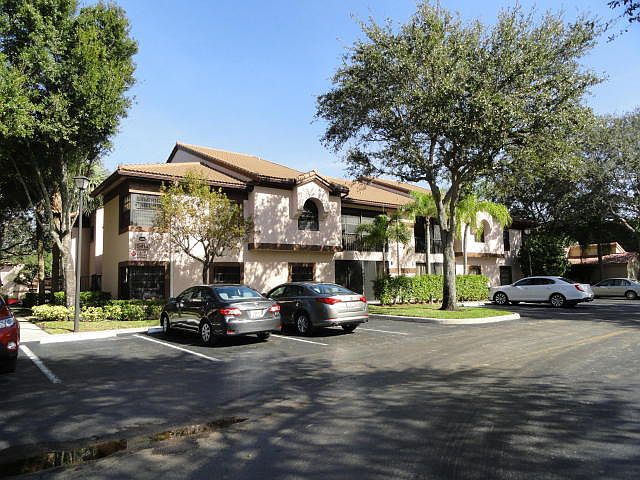 1st image of 5414 Venetia Ct APT A
