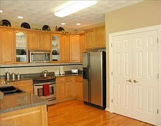 3rd image of 1611 Pinedale Ln