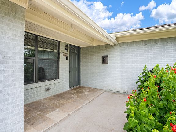 2nd image of 3005 Cameo Ln