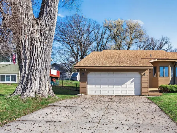 2317 Montana Ave E, Maplewood, MN 55119