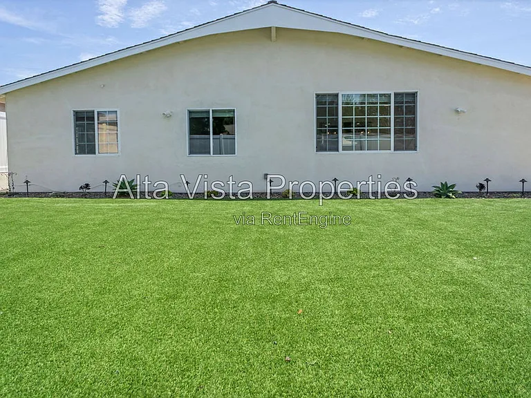 13438 Buxton Ave — Photo 20