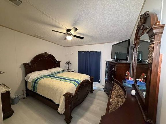 4th image of 4102 Bald Cypress Dr