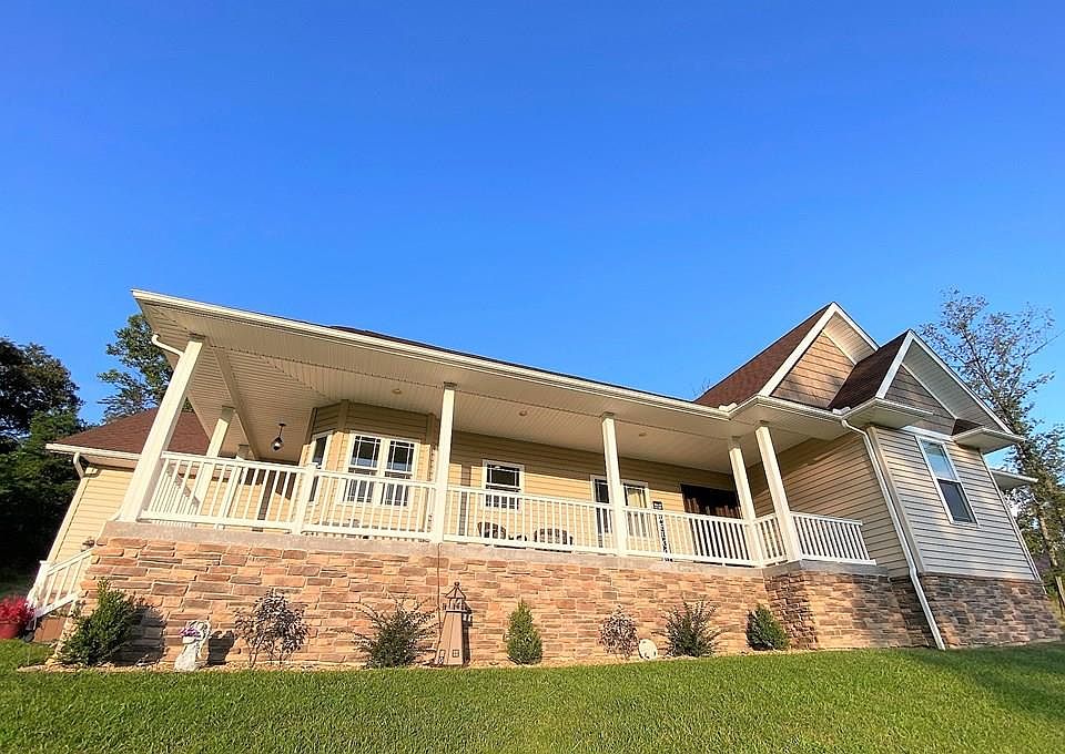 1st image of 266 Warwick Dr
