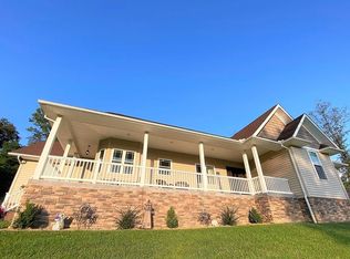 266 Warwick Dr, Valley Grove, WV 26060