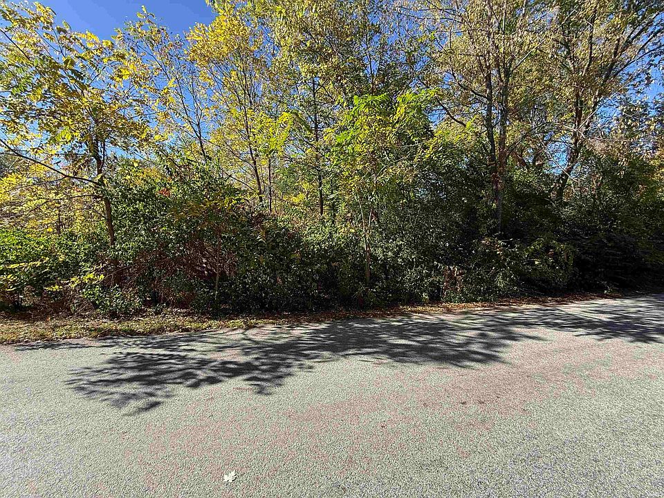 2nd image of Grandview Dr