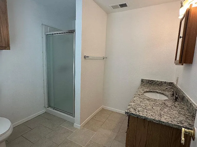 532 Oak Grove Ln — Photo 21