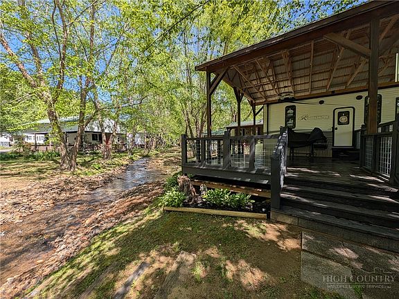 5th image of 351 Finch Way