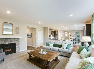 1634 Oak Creek Dr, Chaska, MN 55318