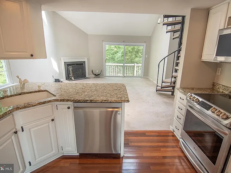 108 Cheswold Ct — Photo 3