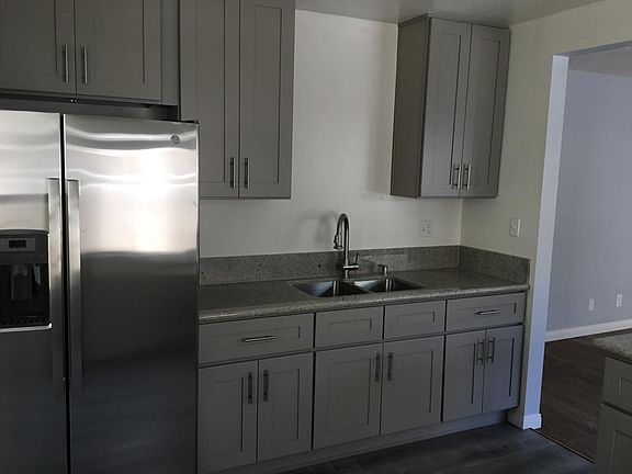 3rd image of 409 W Avenue 37