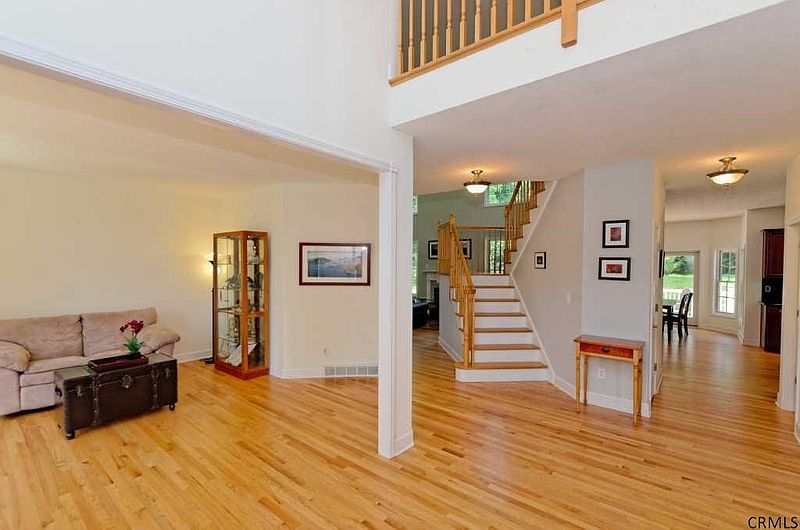 3rd image of 110 ANTHONY Way