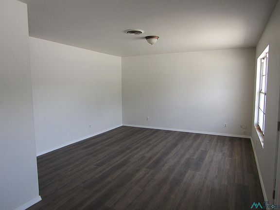 2nd image of 1901 W Hermosa Dr