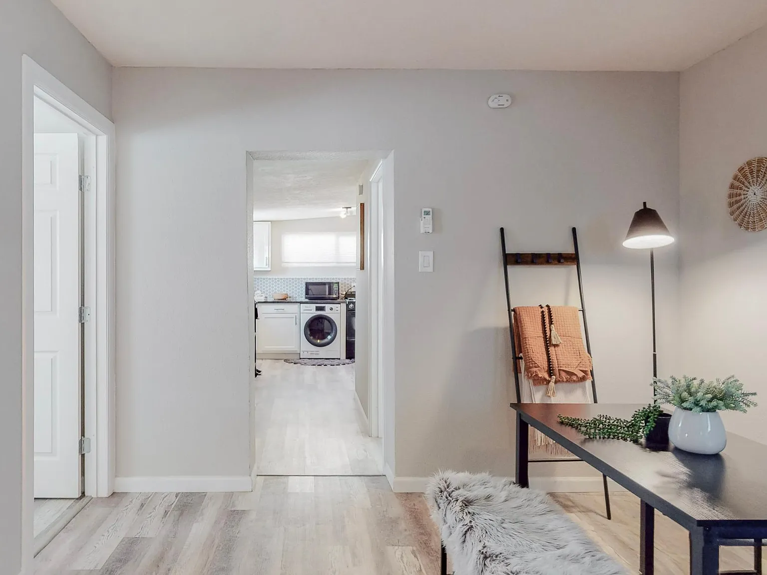 2 bed, 800 sqft, $1,900 — Photo 4