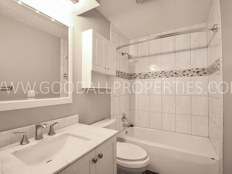 1313 NW 92nd St — Photo 5