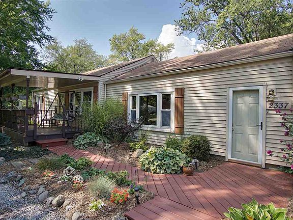 4th image of 2337 Medford Dr