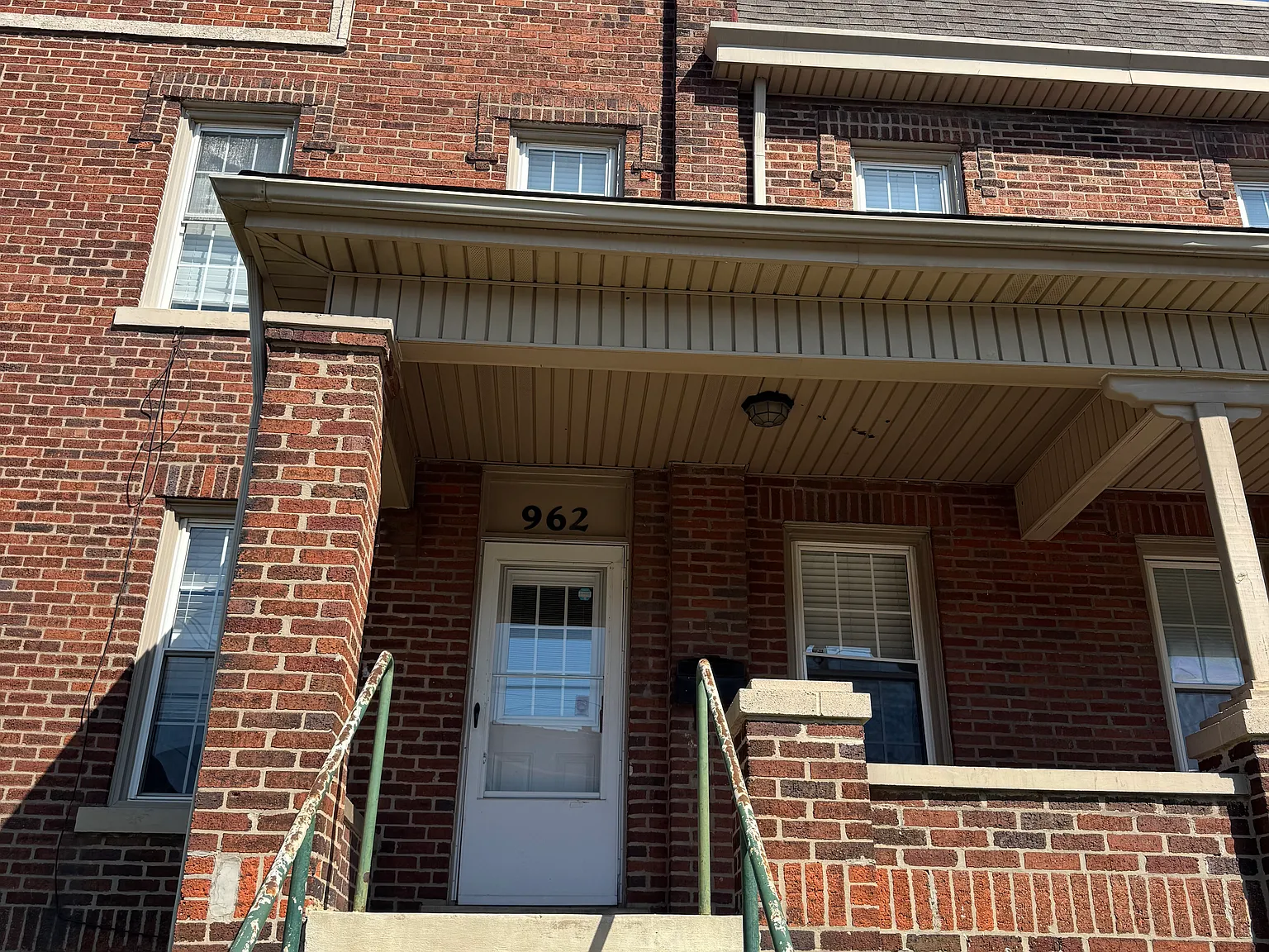 2 bed, 1088 sqft, $1,350 — Photo 1