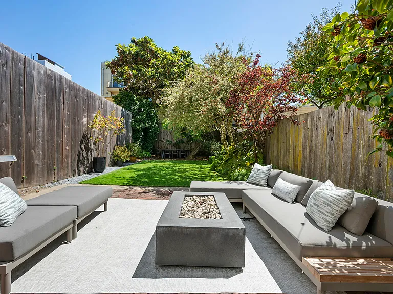 2637 Chestnut St — Photo 22