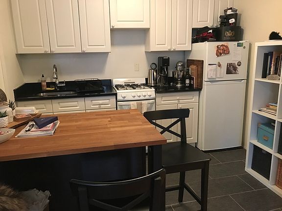 3rd image of 76 Horatio St APT 3A