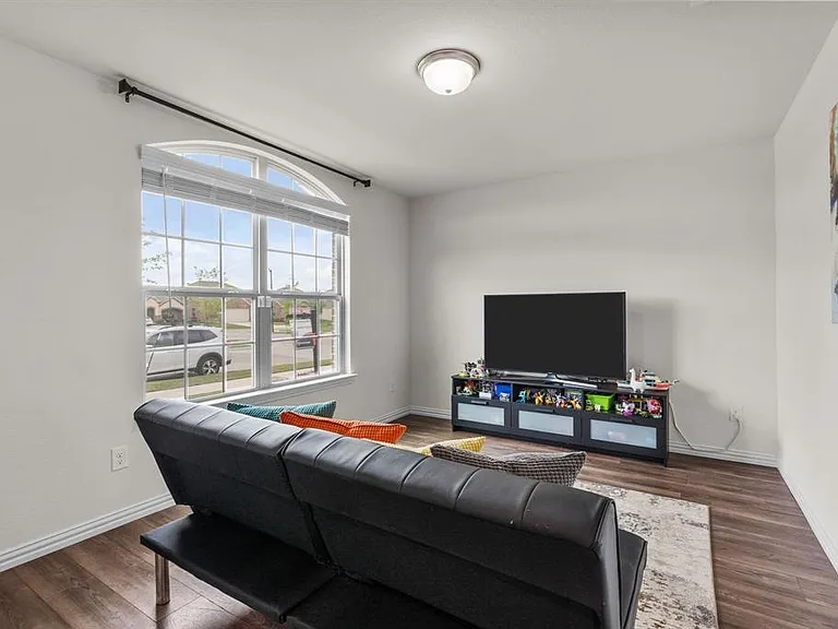 671 Farmstead Dr — Photo 37