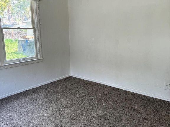 2nd image of 614 W Hedges Ave #614