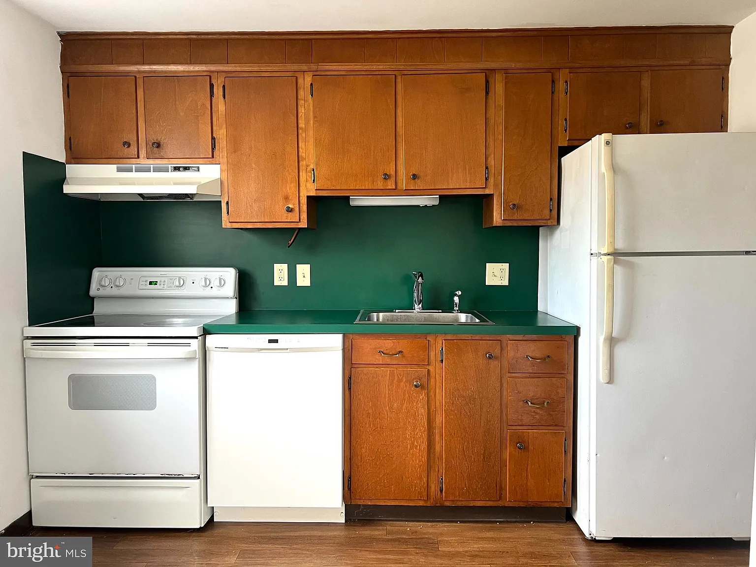 1 bed, 700 sqft, $1,295 — Photo 2