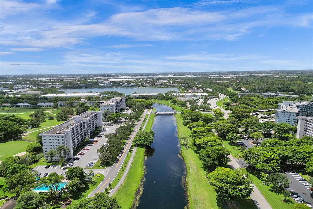 3250 N Palm Aire Dr #607